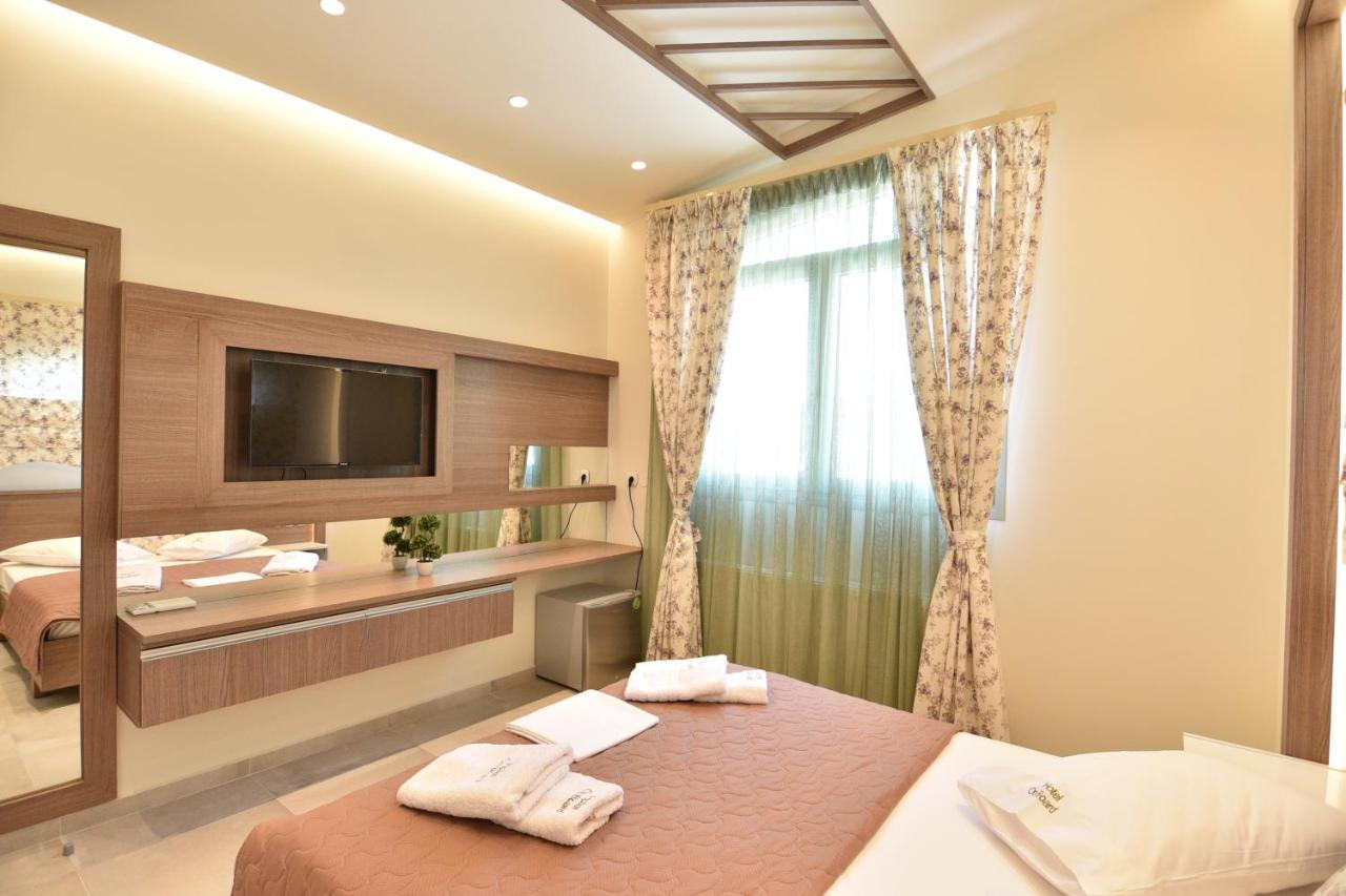 On Board Luxury Studios Sarti Bagian luar foto